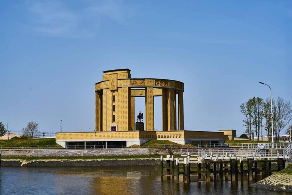 Gezellige Chalet In Nieuwpoort - Opkuis Inbegrepen In De Prijs Oostduinkerke Exterior foto